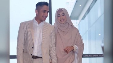 img-title Beri Izin Irfan Hakim Poligami, Istri Ungkap Syaratnya Adalah...