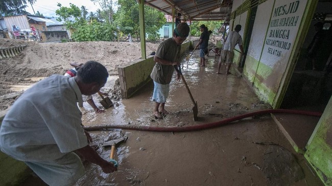 FOTO: Banjir Bandang Terjang Sigi Sulteng
