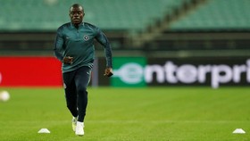 Absen Bela Chelsea, Kante Hadiri Pesta Pernikahan Fan