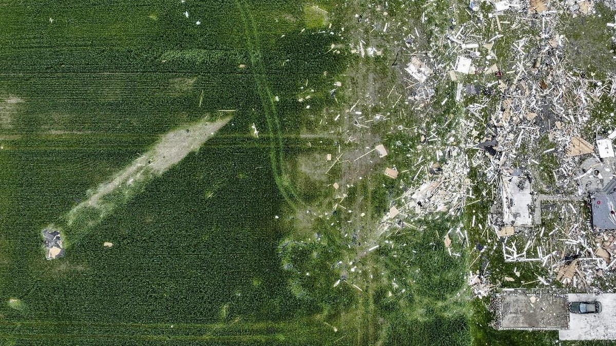 FOTO: Ohio Porak Poranda Dihantam Tornado