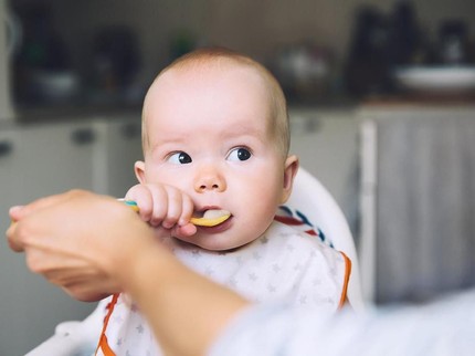 Tahapan Pemberian Makan Anak Saat Mulai Masa MPASI
