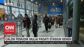 VIDEO: Calon Pemudik Mulai Padati Stasiun Senen