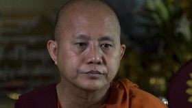 Biksu Anti-Rohingya Myanmar Buronan Menyerahkan Diri
