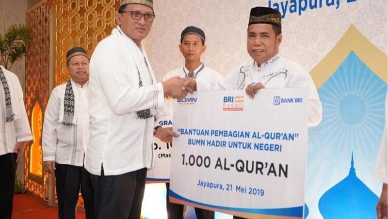 PT Bank Rakyat Indonesia (Persero) Tbk melalui Kantor Wilayah BRI Jayapura menggelar buka puasa bersama 200 anak yatim piatu dan menyebar 1.000 Al-Quran.