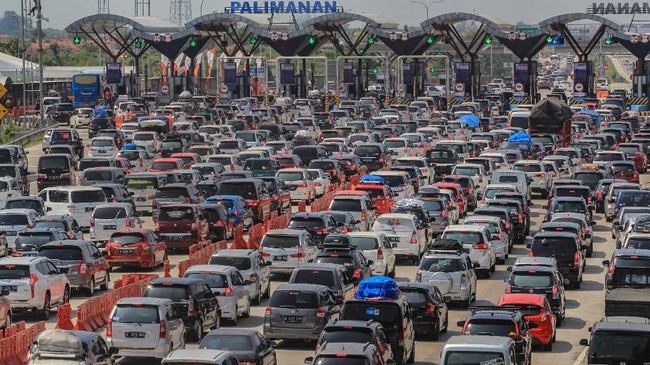 Pergerakan arus balik mulai terlihat pada hari kedua Lebaran 2019. Berdasarkan pantauan Kemenhub di jalur Nagreg, 83.171 kendaraan mengarah ke Jakarta.