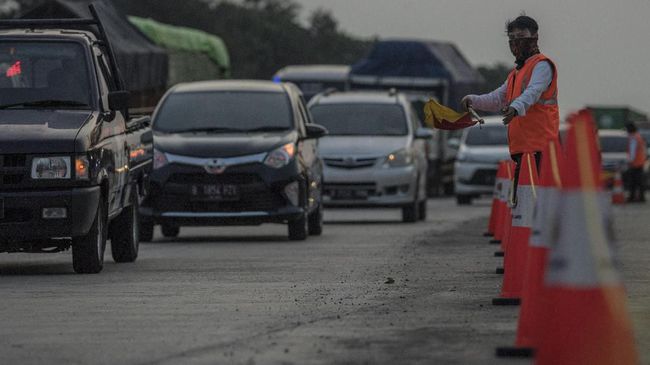 Hari Ini Puncak Arus Mudik Jalan Lintas Sumatera Arus mudik di jalan lintas Sumatera tahun ini, didominasi pengguna kendaraan roda empat dan semua rata-rata dari Pulau Jawa.