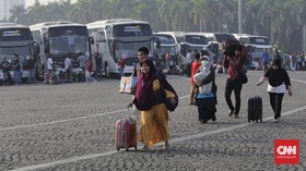 Anies Lepas 17 Ribu Pemudik dari Jakarta ke 10 Kabupaten