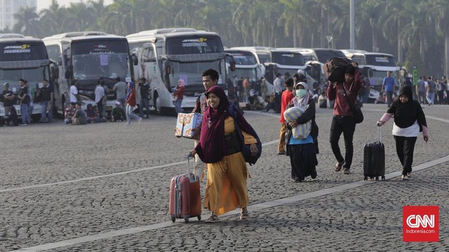 Salah satu calon pemudik dari Medan menuju Jakarta mengaku memilih menggunakan moda transportasi bus karena tiket pesawat yang lebih mahal dibanding sebelumnya.