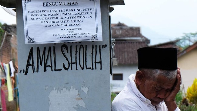 FOTO: Santri-santri Lansia Pencari Berkah Ramadan