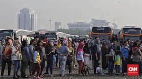 Lonjakan Penumpang Bus dan KA Terjadi di Surabaya dan Bandung