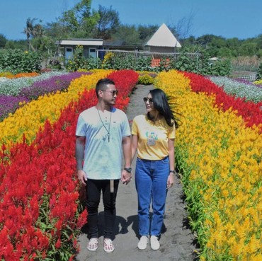 Tyas Mirasih & Raiden Menelusuri Taman Bunga Romantis di Yogyakarta