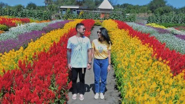 Tyas Mirasih & Raiden Menelusuri Taman Bunga Romantis di Yogyakarta