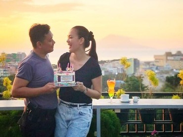 img-title LDR 2 Kali dengan Suami, Kezia Warouw Belajar Masakan Manado