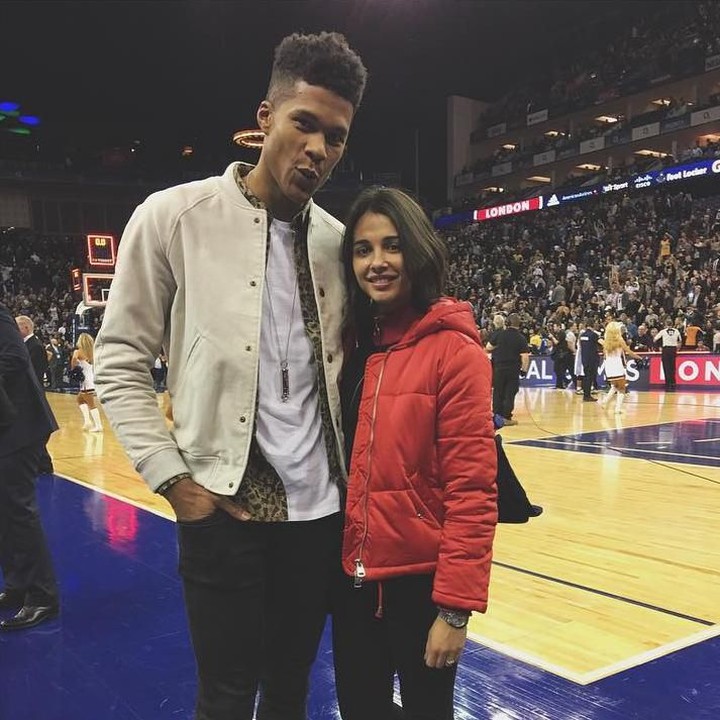 <p>Tak banyak yang tahu kalau pemeran Putri Jasmine dalam film <em>Aladdin</em>, Naomi Scott telah menikah dengan seorang pria bernama Jordan Spence pada tahun 2014. (Foto: Instagram @naomigscott)</p>