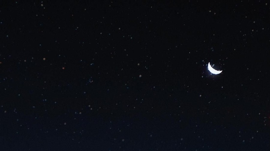 Malam Lailatul Qadar merupakan malam penuh kemuliaan, berikut 5 tanda datangnya malam Lailatul Qadar.