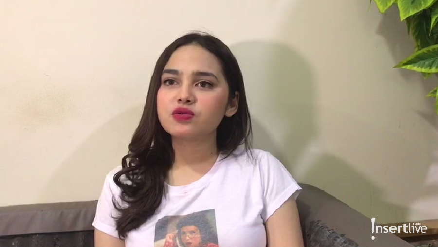Syifa Hadju Tetap Ambil Job Jelang Lebaran Syifa Hadju tetap mengambil pekerjaan menjelang libur lebaran.