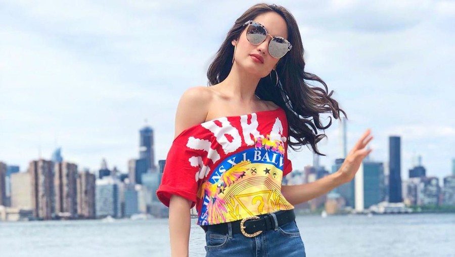 Dibombardir Netizen soal Foto Mesum, Ini yang Dilakukan Cinta Laura Netizen langsung menuliskan komentar di kolom komentar Instagram Cinta Laura.
