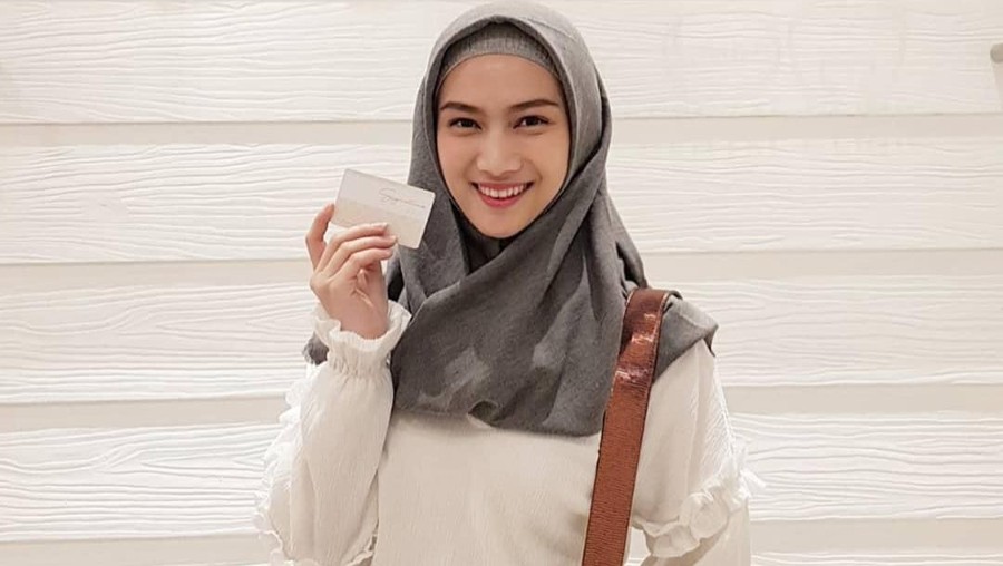 5. Melody Mantan member JKT 48 berikut ini, makin bersinar karirnya setelah mengumumkan kelulusannya dari JKT 48.