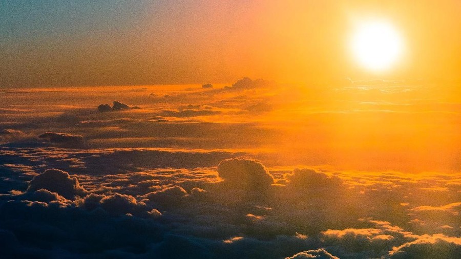 Malam Lailatul Qadar merupakan malam penuh kemuliaan, berikut 5 tanda datangnya malam Lailatul Qadar.