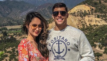 img-title Foto Mesum Cinta Laura Viral, Ibunda: Ya Allah Lindungilah Belahan Jiwaku