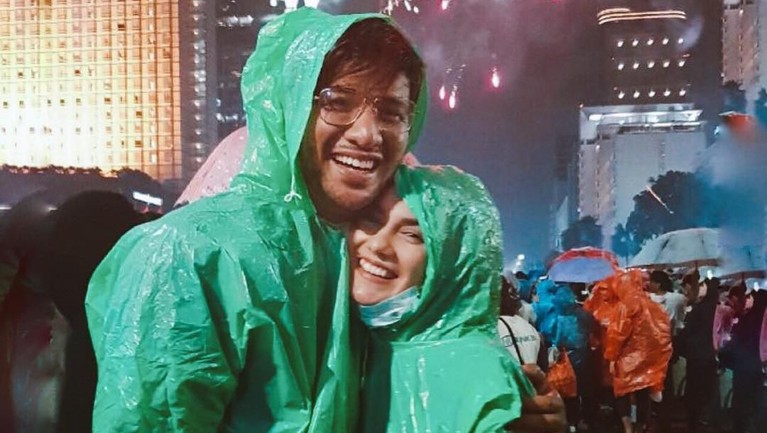 Pasangan Irish Bella dan Ammar Zoni sedang berbahagia karena Irish tengah berbadan dua, berikut Insertlive bagikan 7 momen perjalanan cinta antara keduanya.