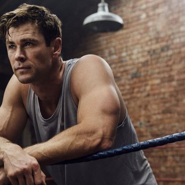 Tubuh Chris Hemsworth untuk Perankan Hulk Hogan Lebih Kekar dari Thor