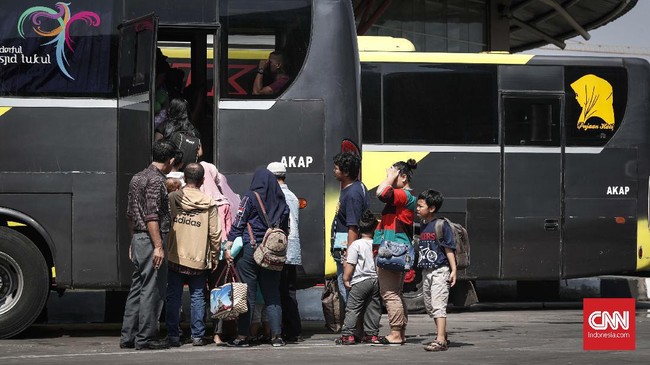 Kementerian Perhubungan melepas 10.350 pemudik untuk kembali Jakarta, dari Yogyakarta, Solo, Semarang, Wonogiri, dan Purwokerto, dengan tujuan akhir di TMII.