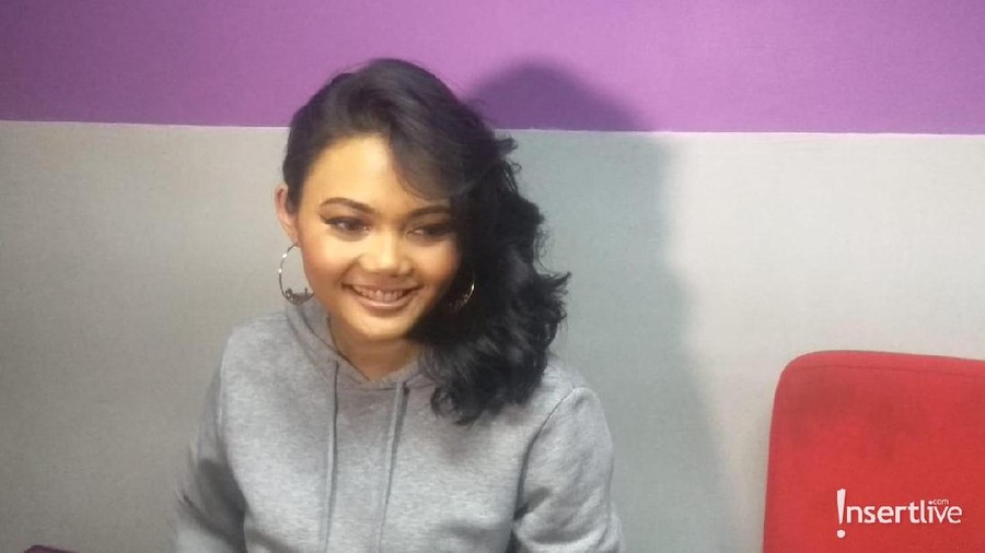 Rina Nose tidak mudik saat lebaran karena Pacarnya akan datang dari Belanda ke Jakarta!.