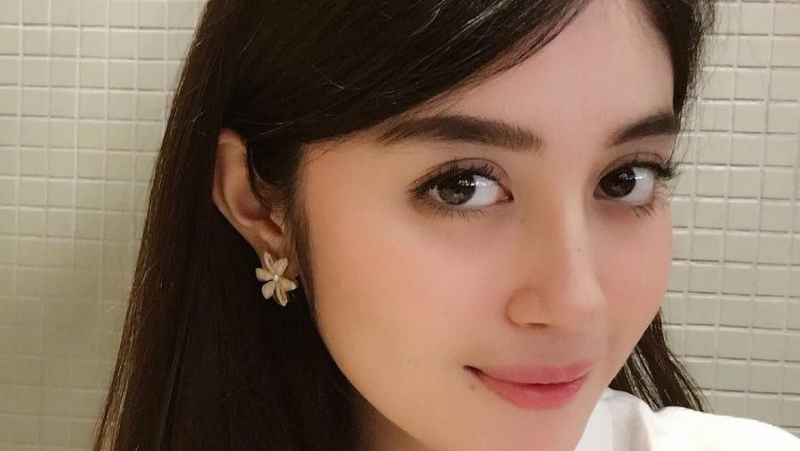 4. Nabilah Ratna Ayu Mantan member JKT 48 berikut ini, makin bersinar karirnya setelah mengumumkan kelulusannya dari JKT 48.