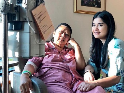 Annisa Pohan Setia Dampingi Ani Yudhoyono yang Kondisinya Menurun