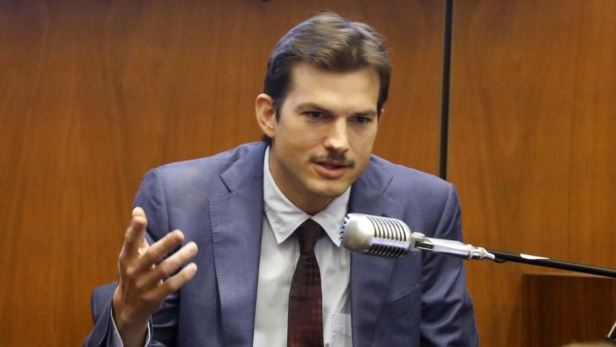 Ashton Kutcher Jadi Saksi Atas Kasus Pembunuhan Berantai Ashton Kutcher atas pembunuhan berantai terhadap tiga orang wanita.