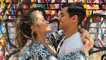 img-title Penjelasan Ibunda soal Foto Mesum Cinta Laura dan Eks Kekasih