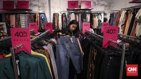 Nasib Ekonomi RI Saat Penjualan Pakaian dan Alas Kaki Jeblok