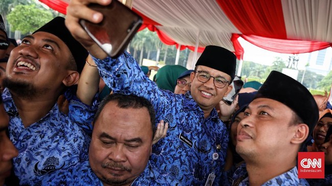 Anies mengatakan bagi para PNS DKI Jakarta yang sudah menerima parsel dapat menyumbangkannya ke panti sosial.
