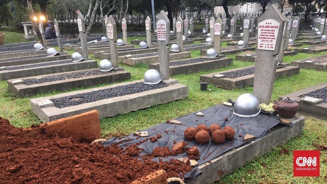 Staf TMP Kalibata mengatakan lokasi makam Ani Yudhoyono telah ditentukan yaitu berdekatan dengan Ainun Habibie.