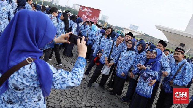 Besaran gaji menjadi salah satu pertimbangan maraknya pendaftar calon pegawai negeri sipil (PNS). Berikut daftar gaji pokok PNS pada 2021.