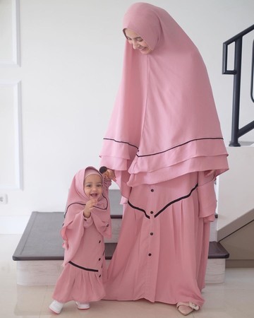 56 Koleksi Model Baju Anak Artis Perempuan HD