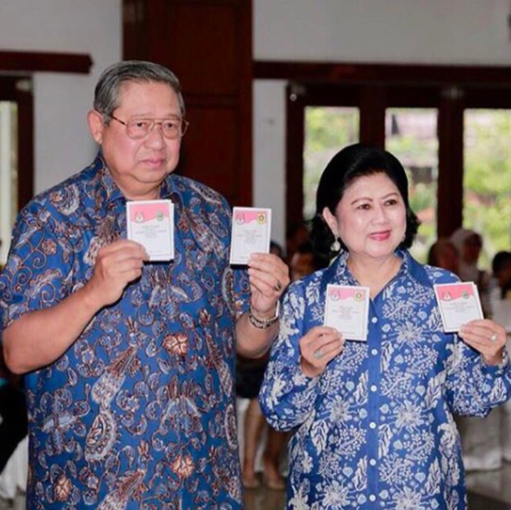 <div>Sudah nyoblos, foto dulu ya! (Foto: Instagram/ @aniyudhoyono)</div><div> </div>