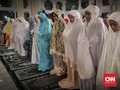 Khofifah Gelar Salat Gaib untuk Ani Yudhoyono