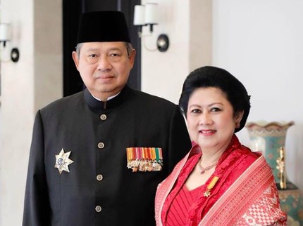 Bikin Terenyuh, Permintaan Terakhir SBY Sebelum Bu Ani Disemayamkan