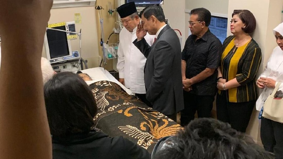 Menko Luhut beri penghormatan terakhir kepada Ani Yudhoyono