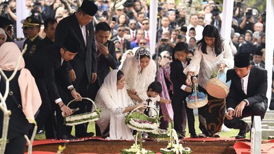 9 Momen Syahdu Prosesi Pemakaman Ani Yudhoyono