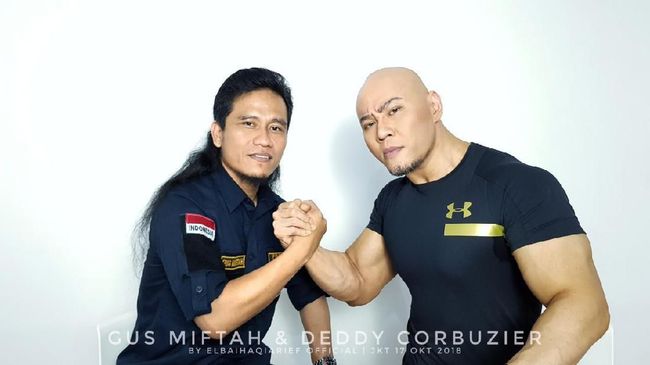 6 Potret Persahabatan Deddy Corbuzier dan Miftah Maulana bak Saudara Kandung