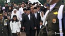 Ani Yudhoyono telah dimakamkan di Taman Makam Pahlawan Kalibata&comma; Jakarta Selatan&comma; Minggu &lpar;2&sol;6&rpar;&period; Berikut ini 10 potret prosesi pemakamannya&period;