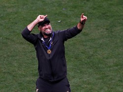 Klopp: Semoga Liga Lekas Jalan Biar Beritanya Bukan Gary Neville Melulu