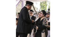 Hadiri Pemakaman, Megawati Enggan Komentar soal Ani yudhoyono