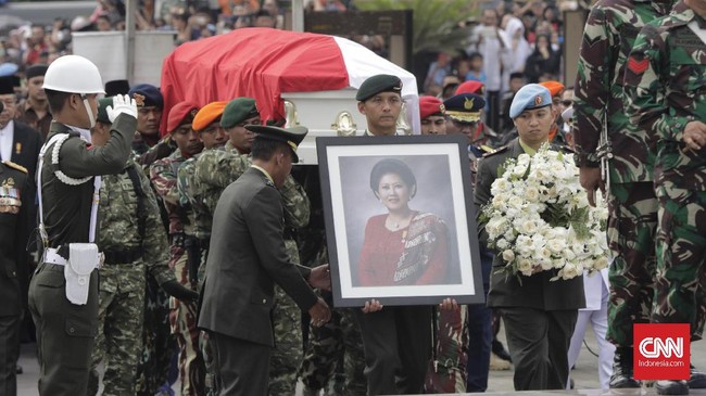 Kepergian Ani Yudhoyono dan Lebaran 2019 dinilai berangsur-angsur menjauhkan pembicaraan politik di media sosial usai Pilpres tahun ini.