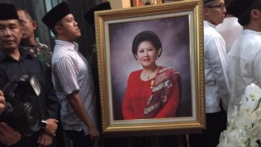 Kain Batik Penutup Jasad Ani Yudhoyono Ternyata Seragam Lebaran