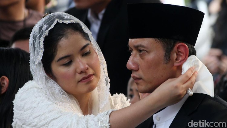 Meski berat, Agus Yudhoyono berusaha untuk mengikhlaskan kepergian sang Ibu, Ani Yudhoyono.