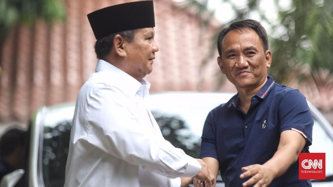 Andi Arief menyatakan Demokrat tetap berkomitmen mendukung Prabowo Subianto sebagai cawapres dalam Pilpres 2024.